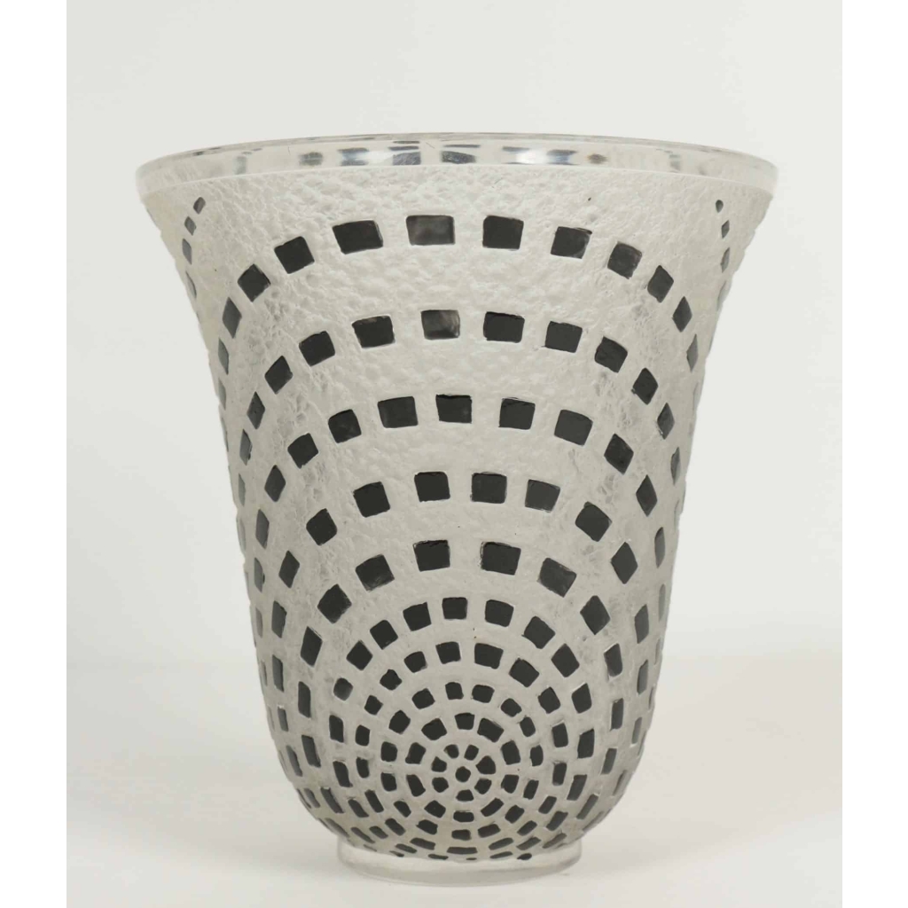 RENE LALIQUE (1860-1945) vase « Damiers » 1935 | Biron |||