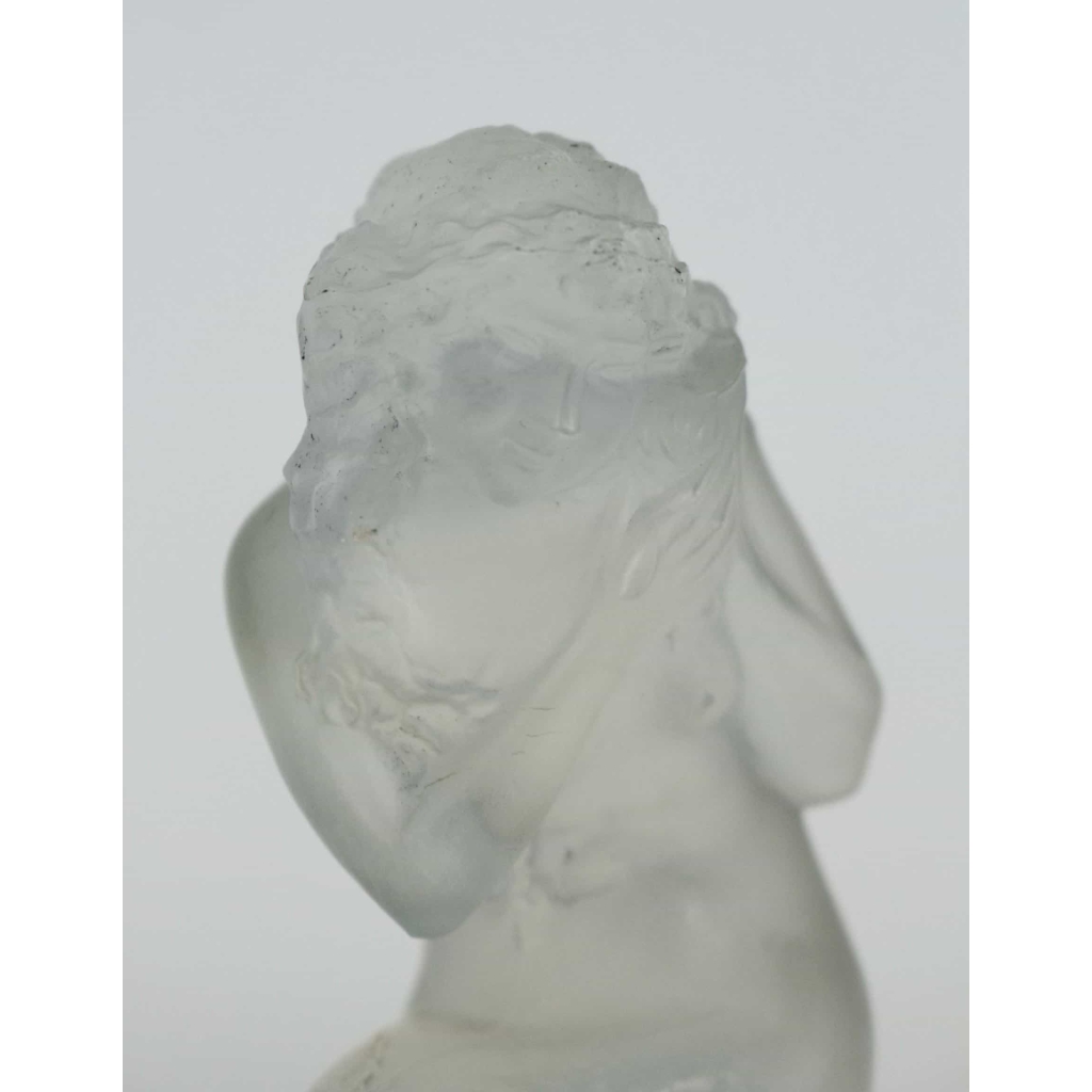 RENE LALIQUE (1860-1945) Mascotte « Naiade » opalescente | Biron RENE LALIQUE (1860-1945) Mascotte "Naiade" opalescente