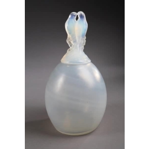 RENE LALIQUE (1860-1945) vase  couvert" Tourterelles "