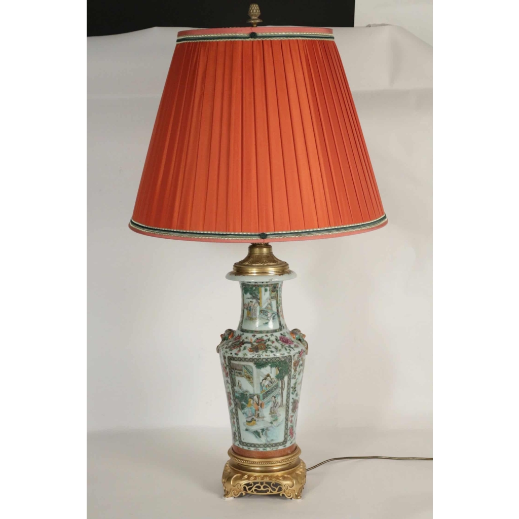 Importante lampe Chinoise du début du XXème siècle , monté de bronze doré | Biron ||||||||
