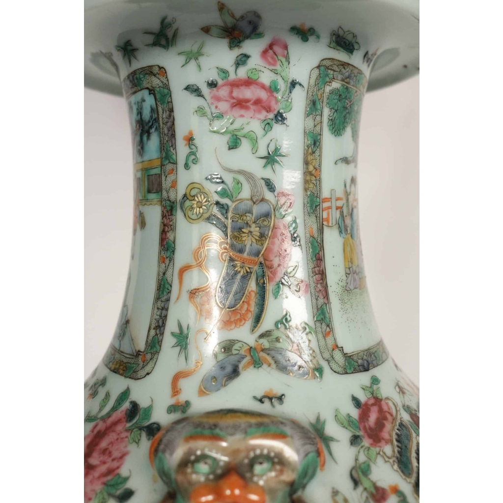 Importante lampe Chinoise du début du XXème siècle , monté de bronze doré | Biron Importante lampe Chinoise du début du XXème siècle , monté de bronze doré