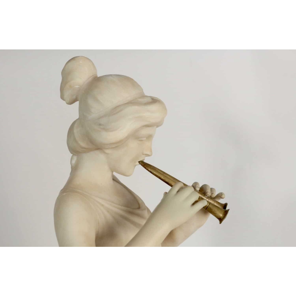 Sculpture Albâtre , Femme à la Flûte, Antiquité du 19ème Siècle | Biron Sculpture Albâtre , Femme à la Flûte, Antiquité du 19ème Siècle