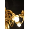 Lustre de style hollandais du 19ème siècle en bronze doré, 5 lumières et 5 bougeoirs, de très belle qualité.