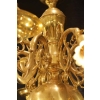 Lustre de style hollandais du 19ème siècle en bronze doré, 5 lumières et 5 bougeoirs, de très belle qualité.