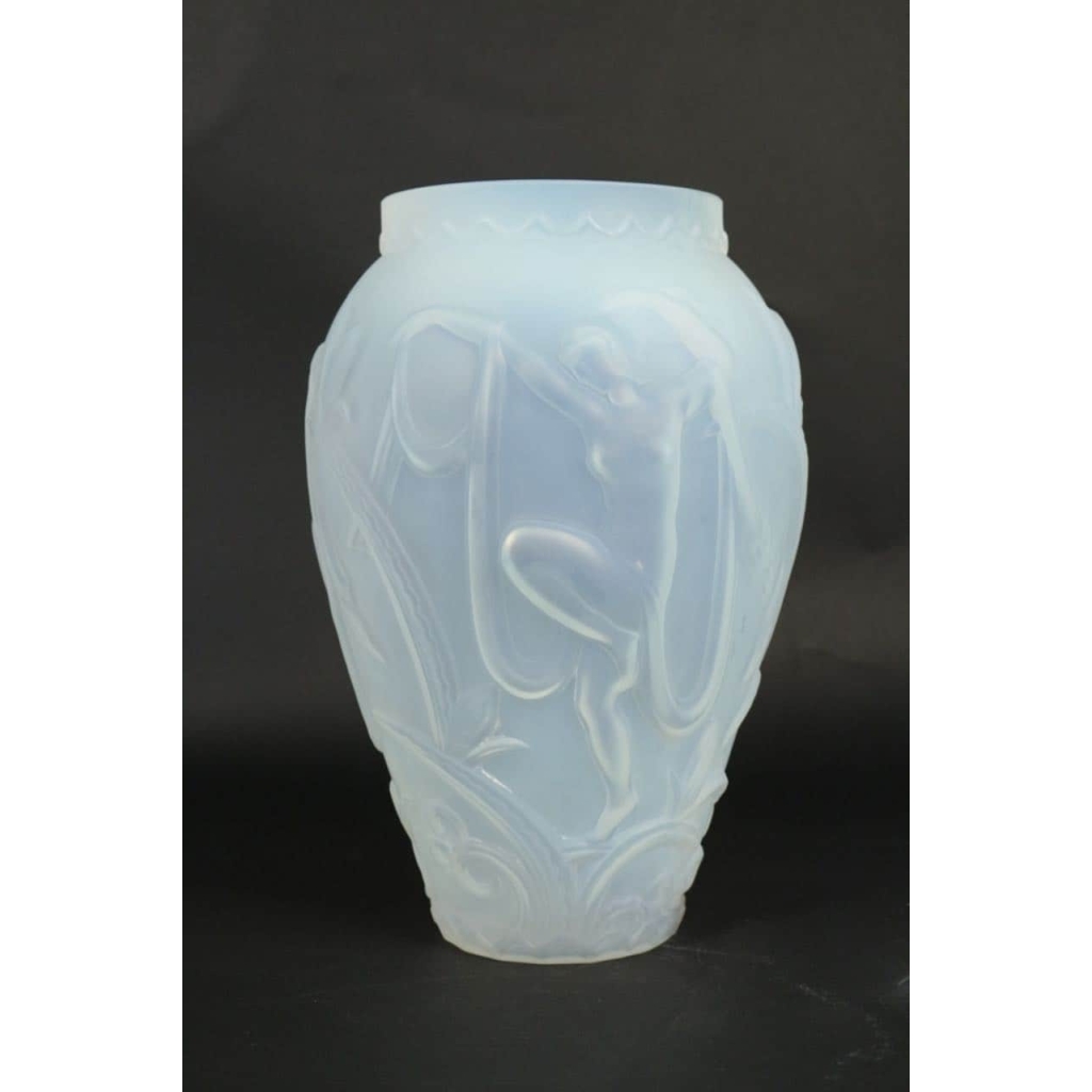 Rare Vase "Volupté" de Etling