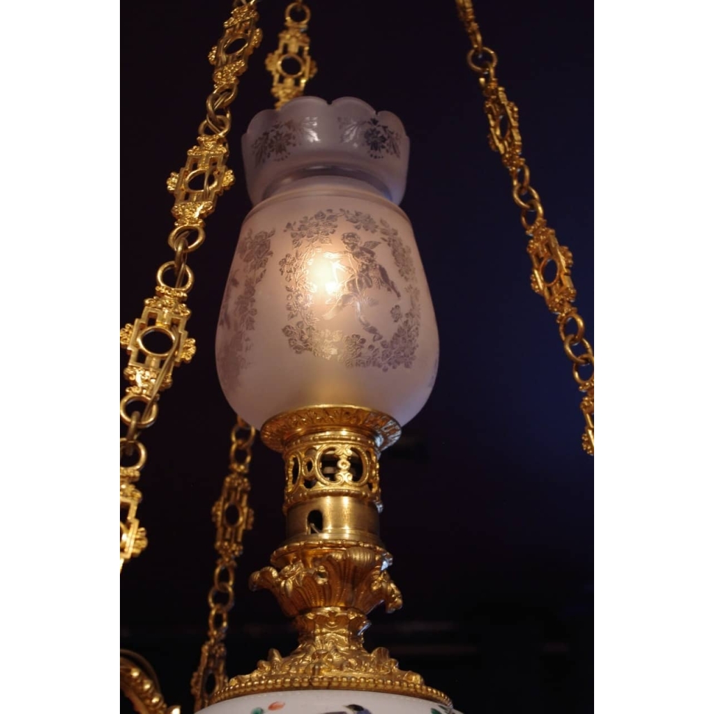 Suspension en porcelaine de Canton, monture en bronze doré, circa 1880 | Biron Suspension en porcelaine de Canton, monture en bronze doré, circa 1880