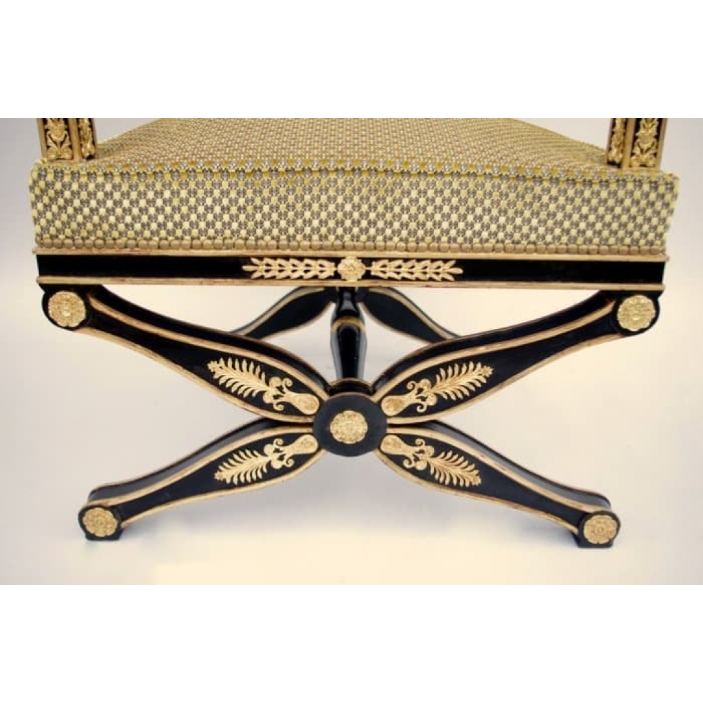 Fauteuil de style Empire en laque noire circa 1900 | Biron Fauteuil de style Empire en laque noire circa 1900