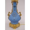 Paire de lampes en porcelaine de Paris, bleu mat, circa 1880 | Biron Paire de lampes en porcelaine de Paris, bleu mat, circa 1880