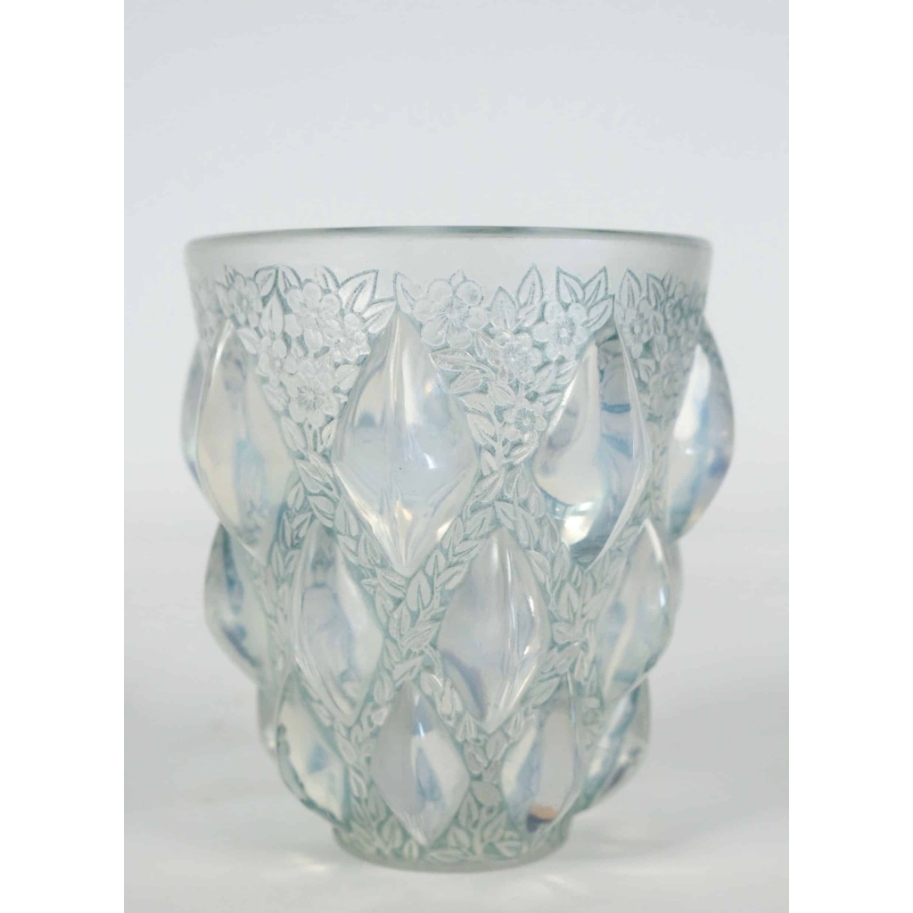René Lalique vase « Rampillon » opalescent | Biron |||