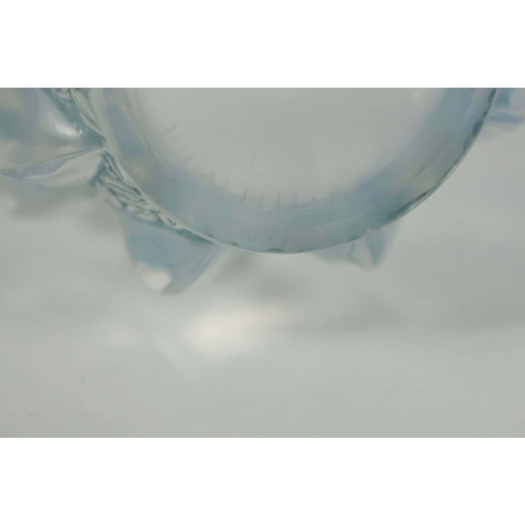 René Lalique vase « Rampillon » opalescent | Biron René Lalique vase "Rampillon" opalescent
