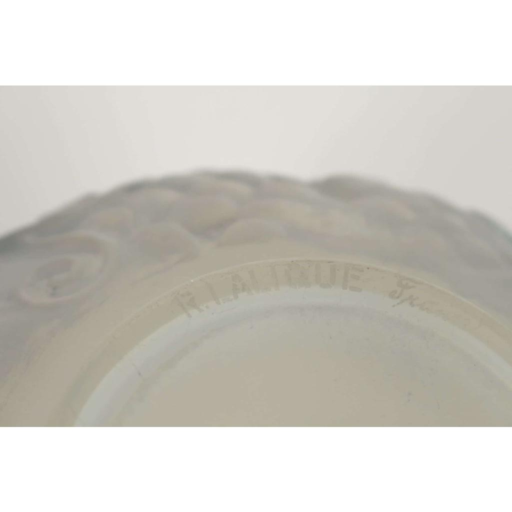 René Lalique vase « FONTAINEBLEAU » Opalescent | Biron René Lalique vase "FONTAINEBLEAU" Opalescent