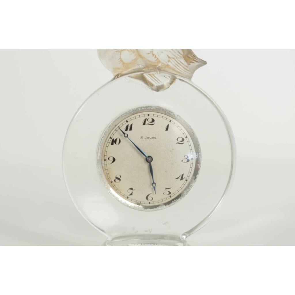 René Lalique pendulette 8 jours « pierrot » | Biron René Lalique pendulette 8 jours "pierrot"
