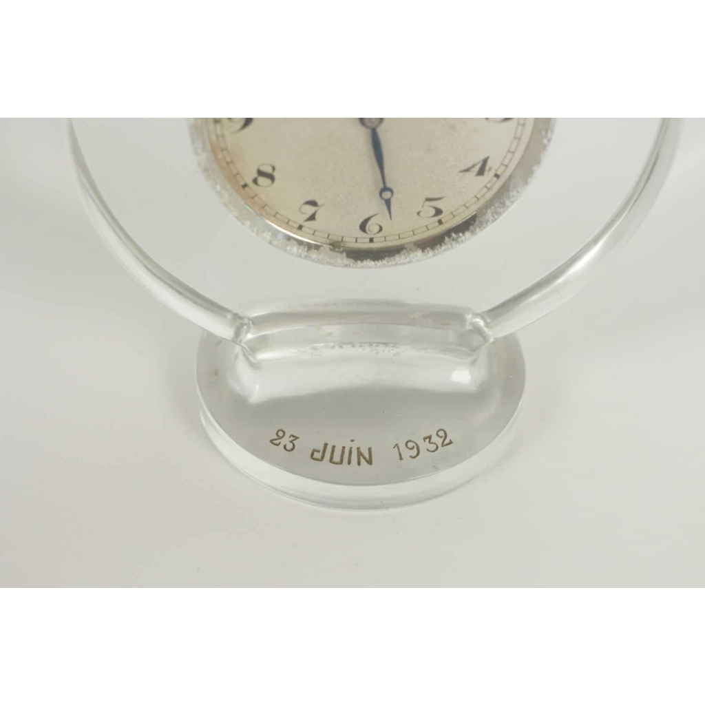 René Lalique pendulette 8 jours « pierrot » | Biron René Lalique pendulette 8 jours "pierrot"