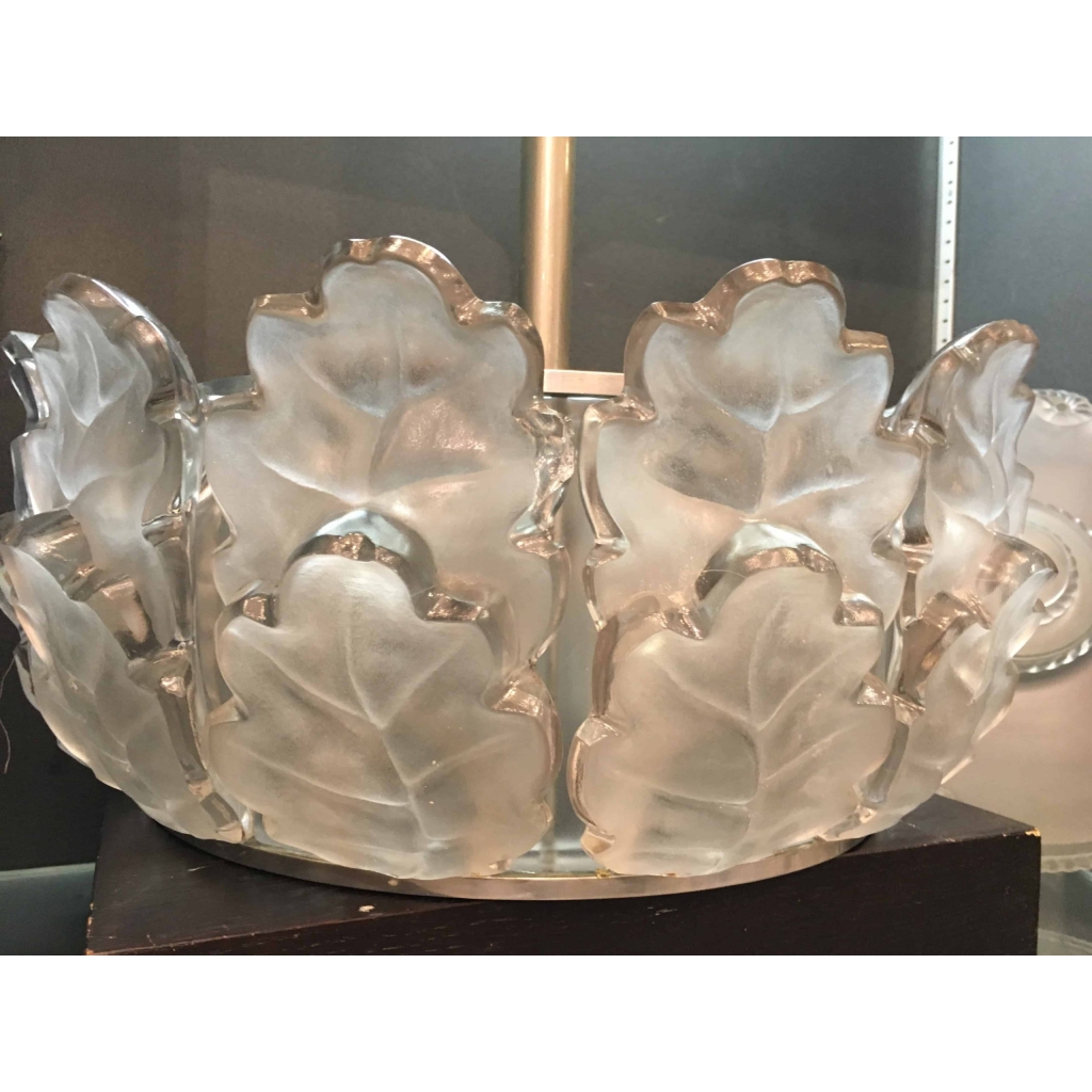 Lustre modèle « Chêne » par Marc LALIQUE | Biron Lustre modèle "Chêne" par Marc LALIQUE