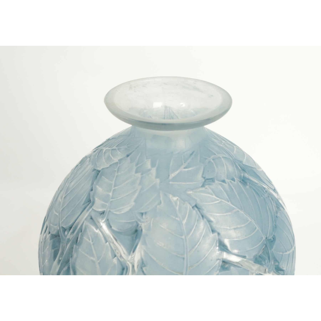 RENE LALIQUE (1860-1945) Vase « Milan » | Biron RENE LALIQUE (1860-1945) Vase "Milan"