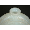 RENÉ LALIQUE (1860-1945) Vase “Escargot“ en verre opalescent | Biron RENÉ LALIQUE (1860-1945) Vase “Escargot“ en verre opalescent