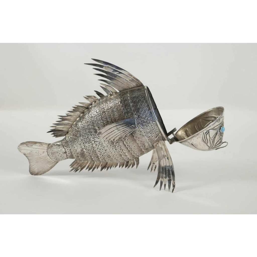 Monumental Poisson "Carpe " en argent massif Monumental Poisson "Carpe " en argent massif