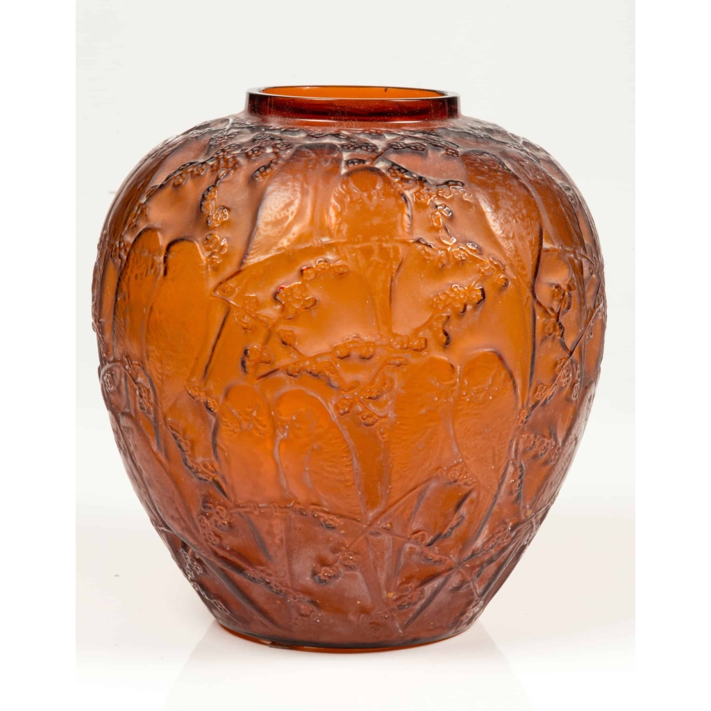 René Lalique (1860-1945) Vase « Perruche » Ambre | Biron 