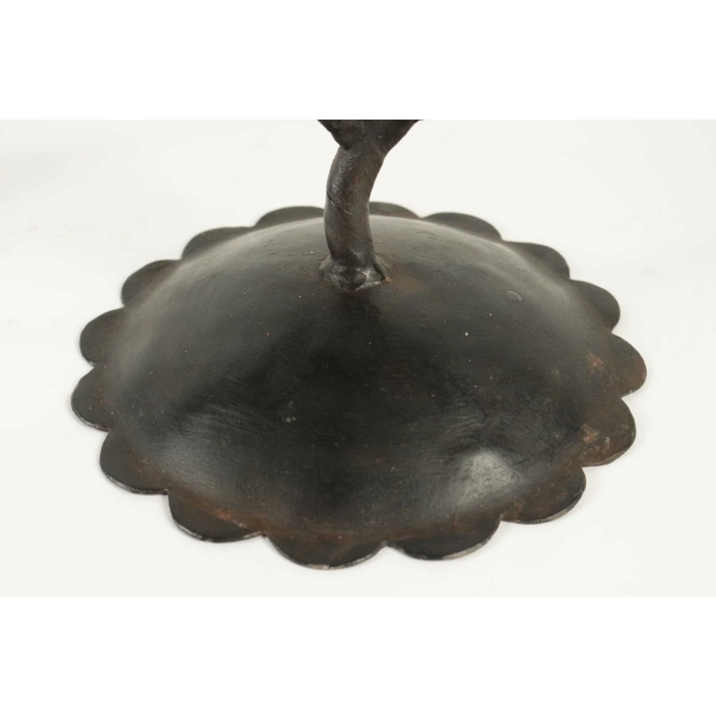 Paire de candélabres en métal peint du XXème siècle pour les bougies simulant des branchages d’arbres. | Biron Paire de candélabres en métal peint du XXème siècle pour les bougies simulant des branchages d'arbres.