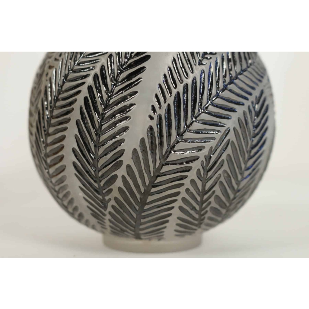 René LALIQUE (1860-1945) Vase « Palmes » | Biron René LALIQUE (1860-1945) Vase "Palmes"