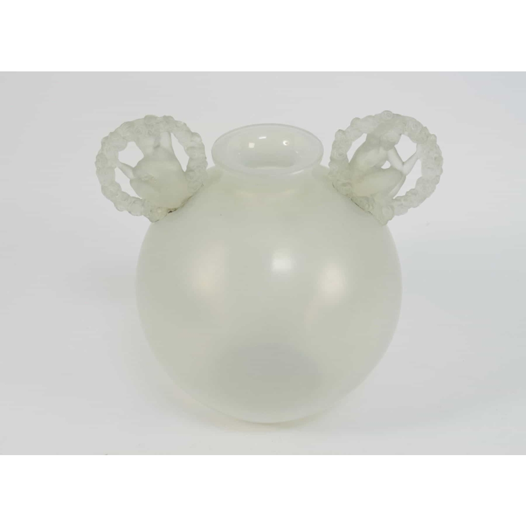 René Lalique Vase « Ronsard » opalescent | Biron ||||