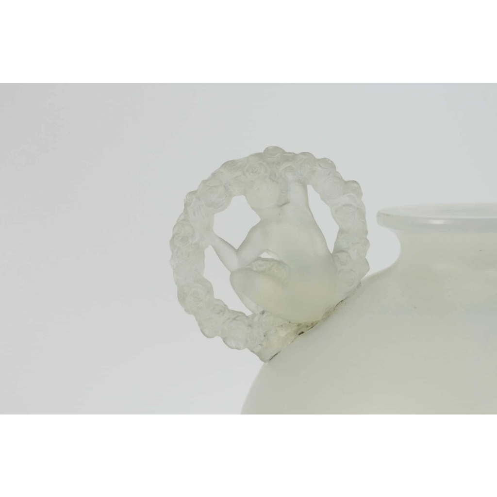 René Lalique Vase « Ronsard » opalescent | Biron René Lalique Vase "Ronsard" opalescent