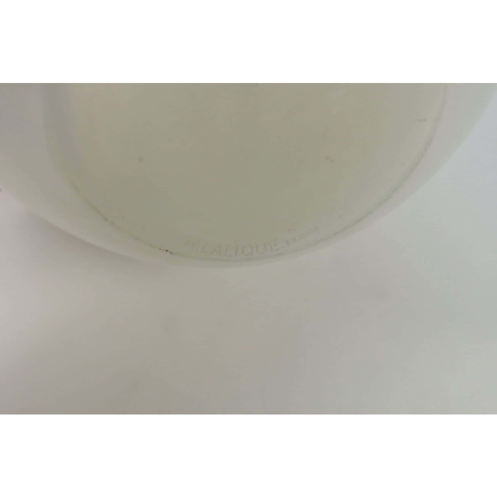 René Lalique Vase « Ronsard » opalescent | Biron René Lalique Vase "Ronsard" opalescent