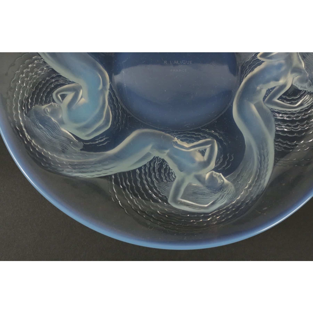René Lalique (1860-1945) Molded Opalescent glass « Calypso » bowl | Biron René Lalique (1860-1945) Molded Opalescent glass "Calypso" bowl