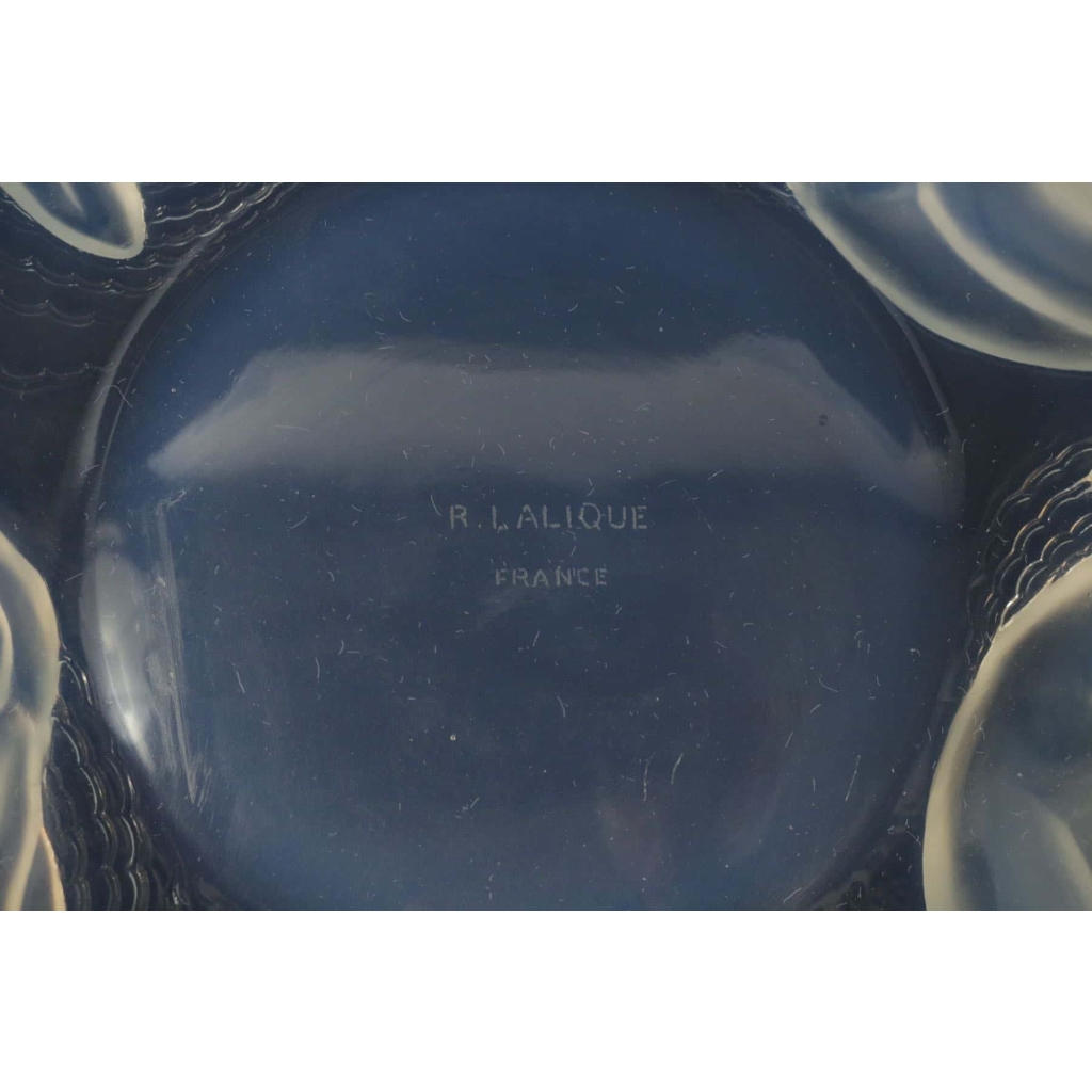 René Lalique (1860-1945) Molded Opalescent glass « Calypso » bowl | Biron René Lalique (1860-1945) Molded Opalescent glass "Calypso" bowl