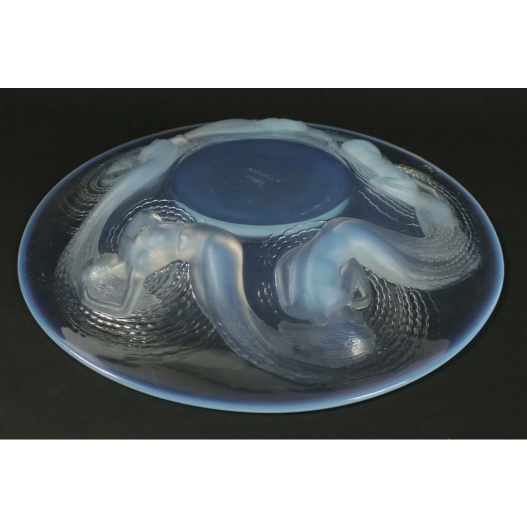 René Lalique (1860-1945) Molded Opalescent glass « Calypso » bowl | Biron René Lalique (1860-1945) Molded Opalescent glass "Calypso" bowl