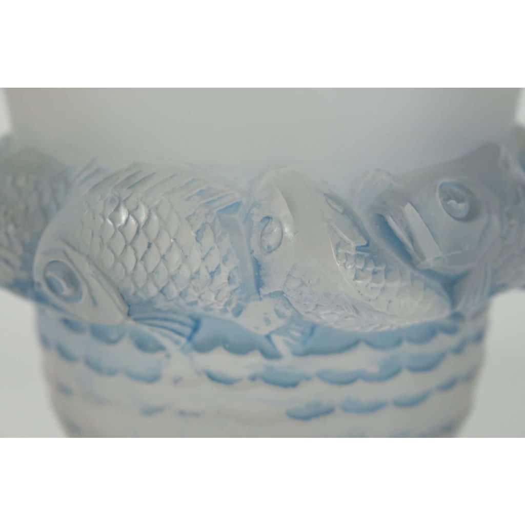 René Lalique (1860-1945) vase « Piriac » | Biron René Lalique (1860-1945) vase "Piriac"
