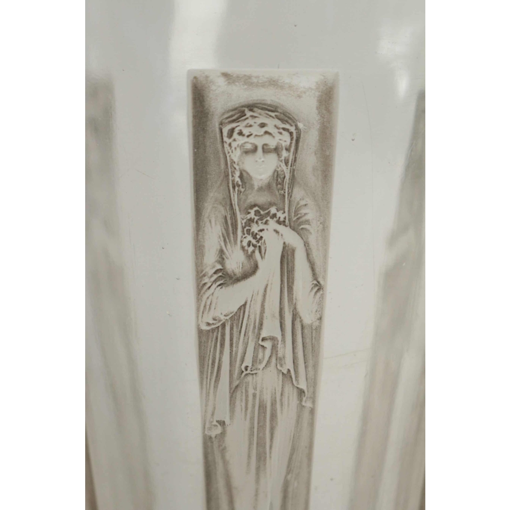 René Lalique Vase Six Figurines | Biron René Lalique Vase Six Figurines