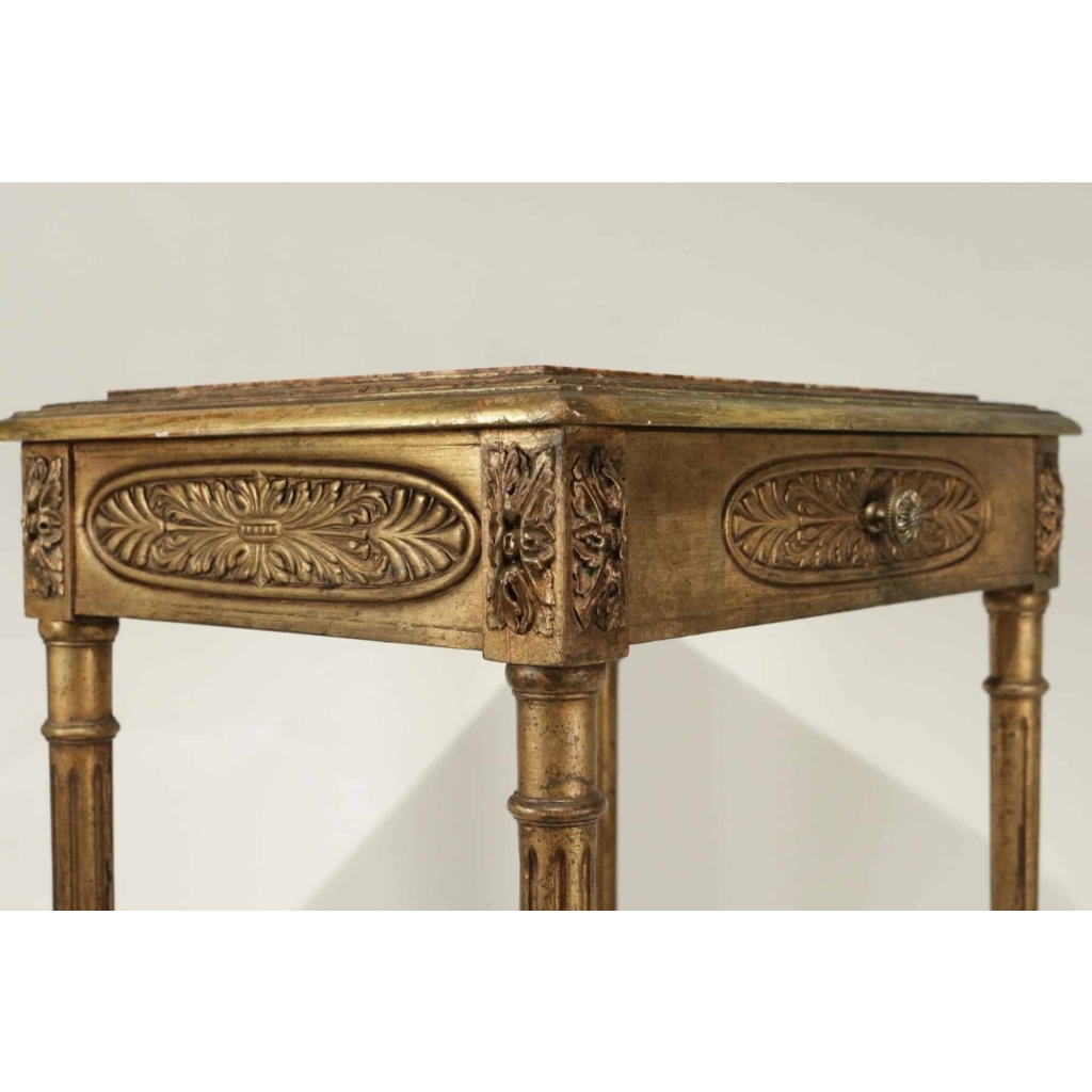 Elégante console avec un tiroir en ceinture de style Louis XVI de bédut du XXème siècle. | Biron Elégante console avec un tiroir en ceinture de style Louis XVI de bédut du XXème siècle.