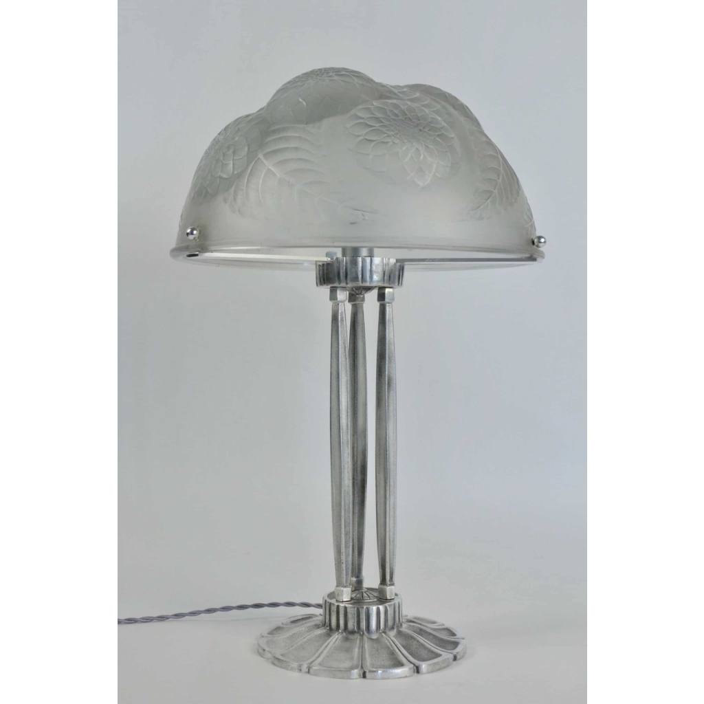 René Lalique « Dalhias » Table Lamp on Silver Bronze Base | Biron René Lalique "Dalhias" Table Lamp on Silver Bronze Base