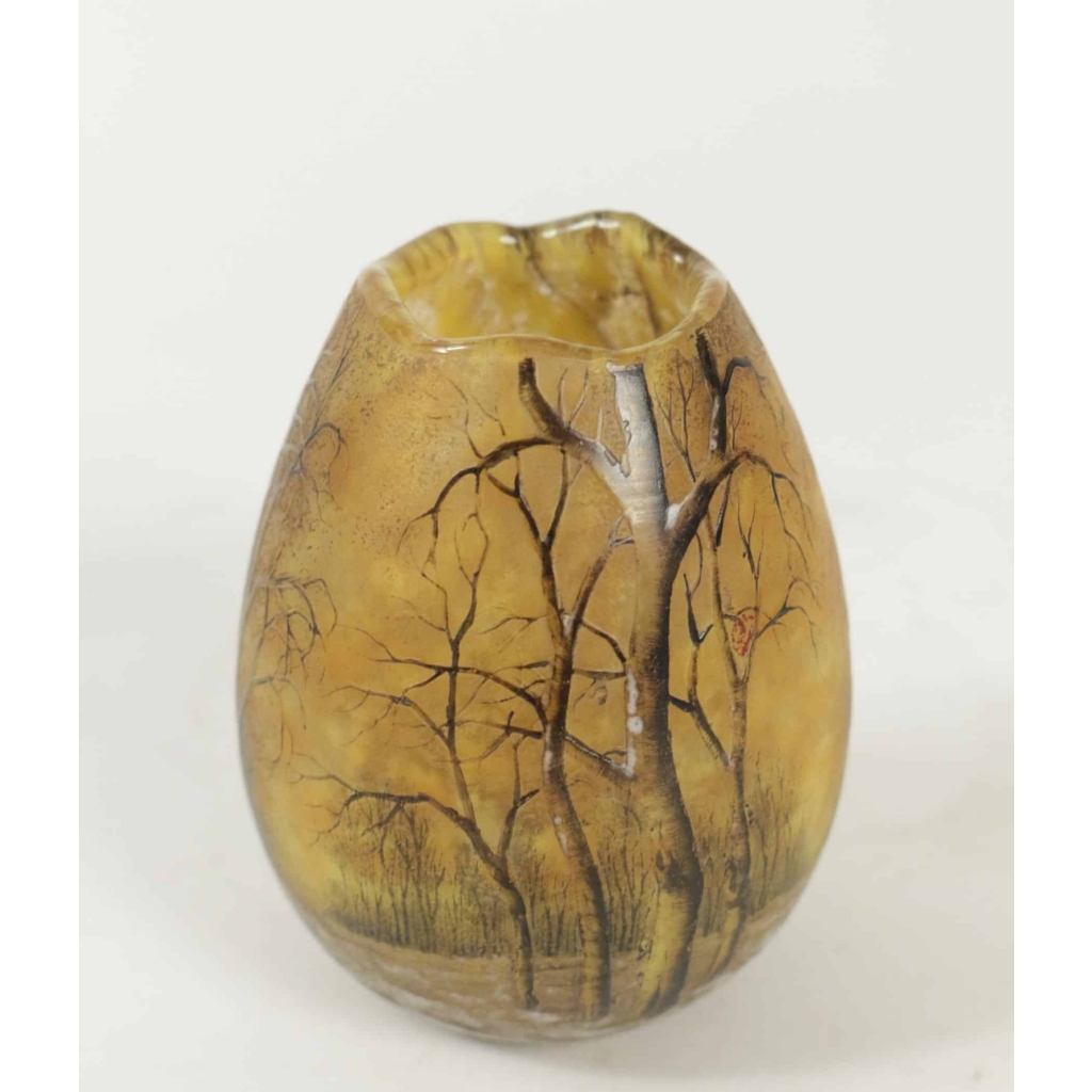 Daum Nancy Vase émaillé « paysage de neige en hiver » | Biron Daum Nancy Vase émaillé "paysage de neige en hiver"