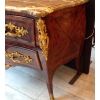 Commode galbée Louis XV, bronze au C couronné