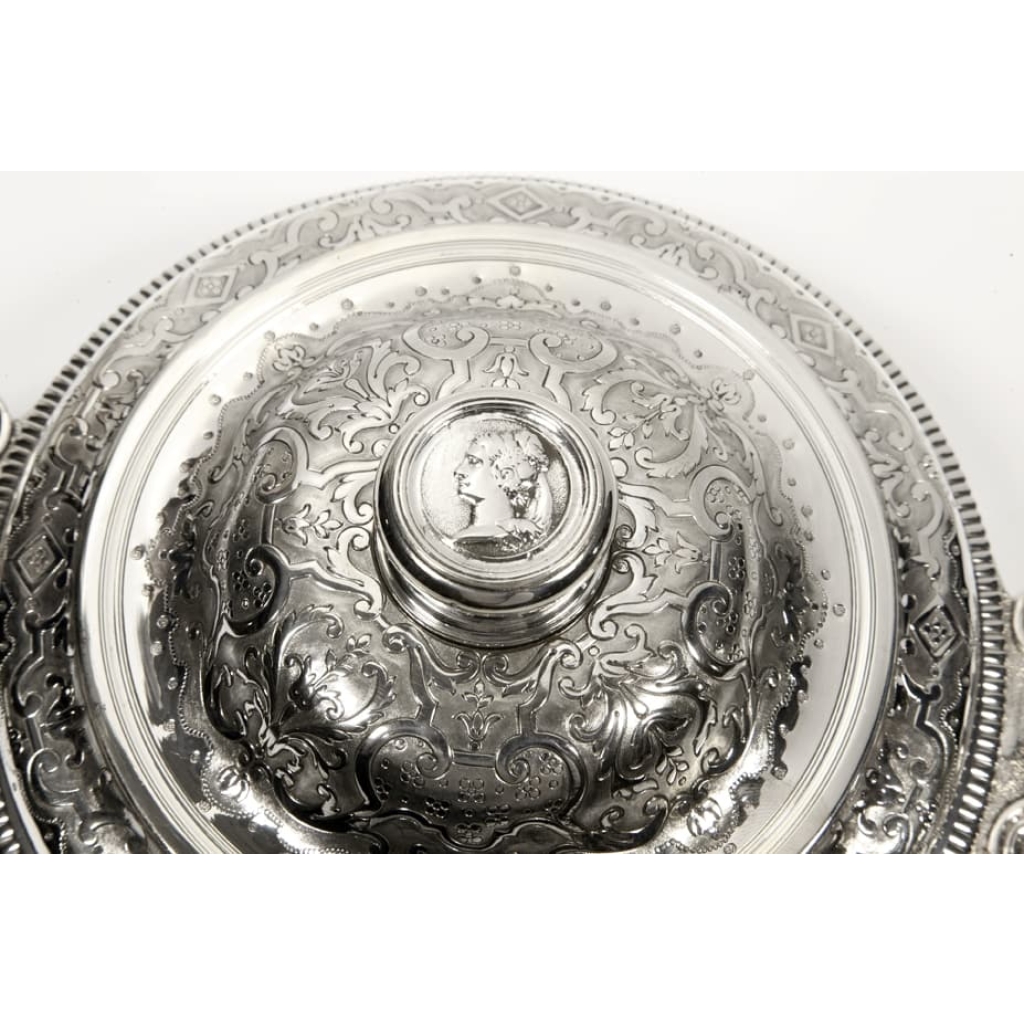 ORFEVRE LAGRIFFOUL ET LAVAL – LEGUMIER COUVERT A OREILLES EN ARGENT MASSIF – XIXÈ | Biron ORFEVRE: LAGRIFFOUL ET LAVAL - LEGUMIER COUVERT A OREILLES EN ARGENT - XIXÈ