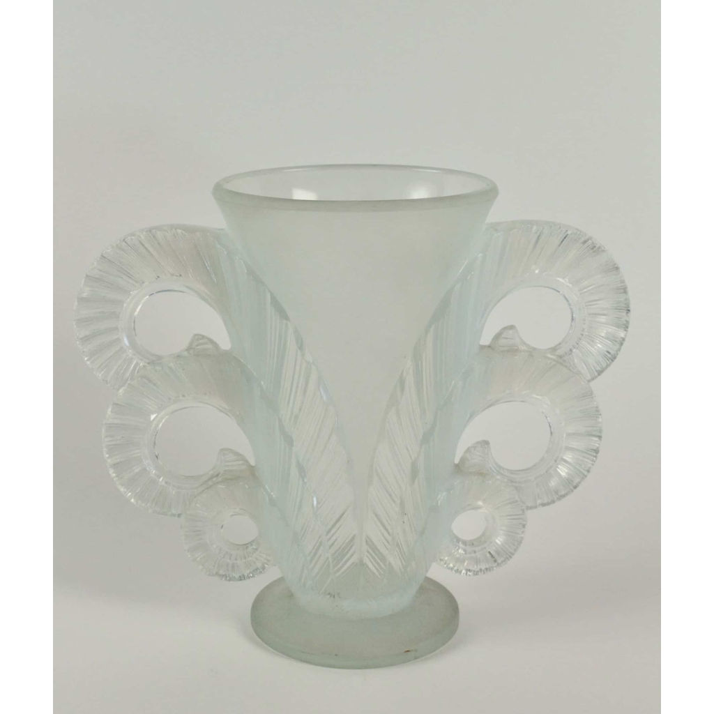 Pierre D’Avesn (1901-1990) vase opalescent | Biron Pierre D'Avesn (1901-1990) vase opalescent