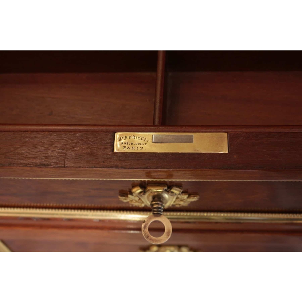 Bureau plat de style Louis XVI de la maison KRIEGER