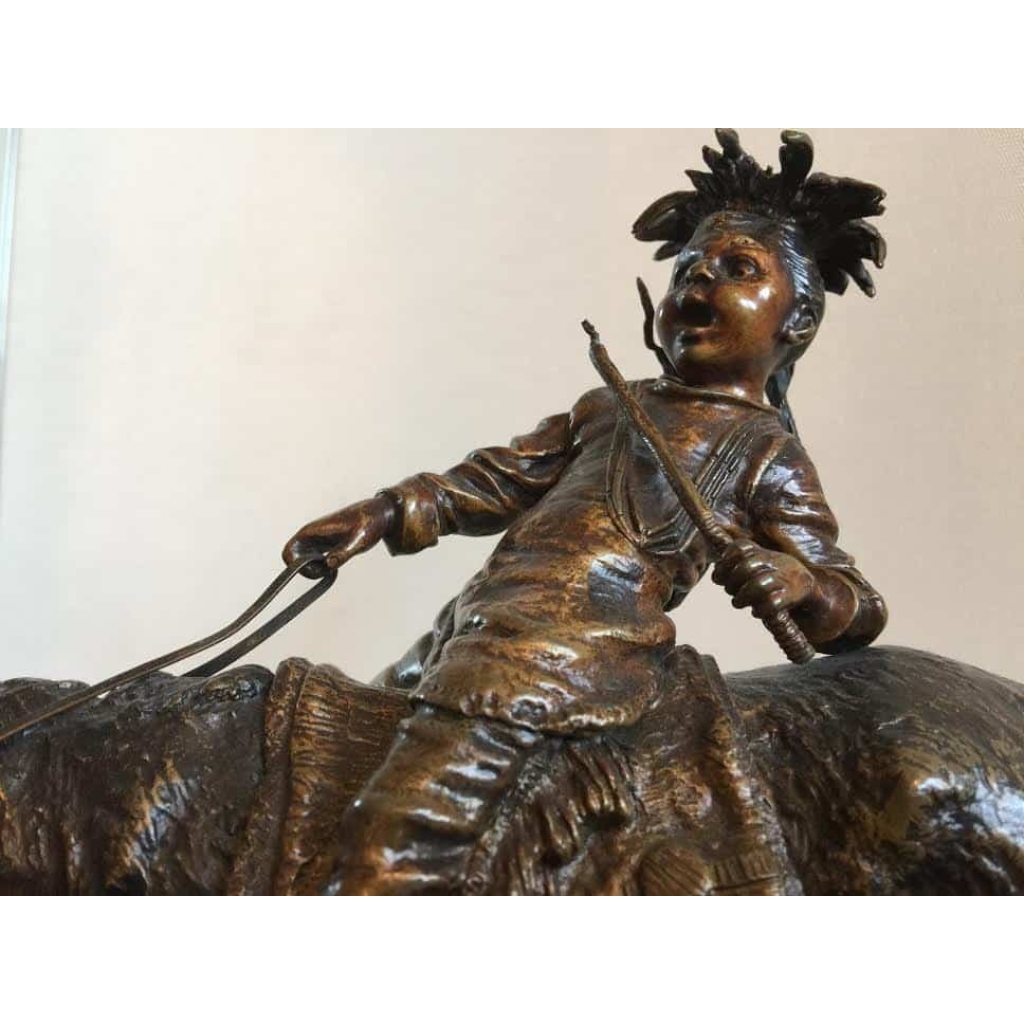 Bronze à patine dorée de CARL KAUBA, « âne et enfants » sur son socle de pierre. Ref: 334 | Biron Bronze à patine dorée de CARL KAUBA, "âne et enfants" sur son socle de pierre. Ref: 334