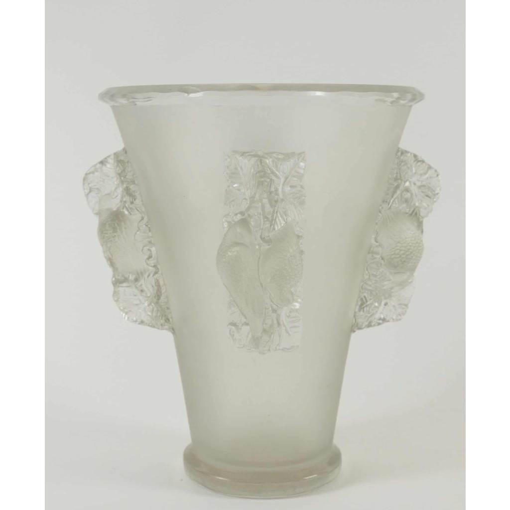 René LALIQUE (1860-1945) Saint-Émilion Vase | Biron |||||