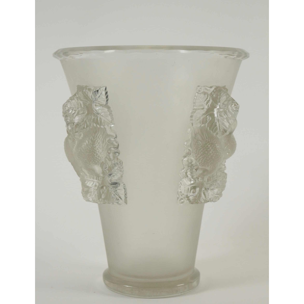 René LALIQUE (1860-1945) Saint-Émilion Vase | Biron René LALIQUE (1860-1945) Saint-Émilion Vase