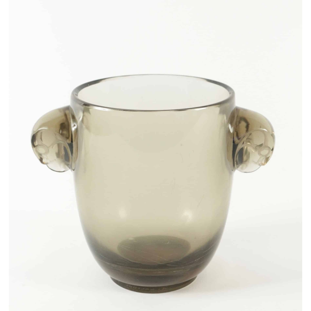 René LALIQUE « Albert », dit aussi « Deux têtes de faucon » Vase (1925) | Biron René LALIQUE « Albert », dit aussi « Deux têtes de faucon » Vase (1925)