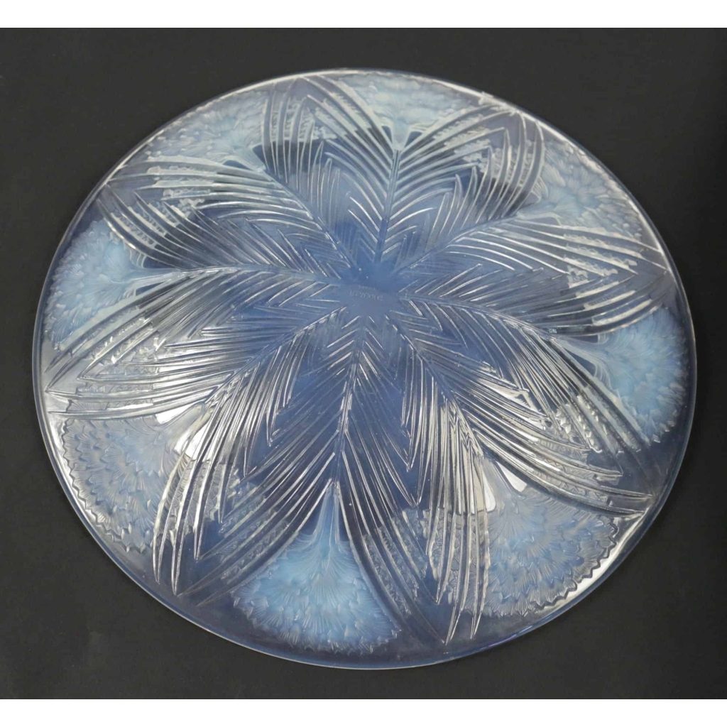 René Lalique coupe « oeillet » Opalescente | Biron René Lalique coupe "oeillet" Opalescente