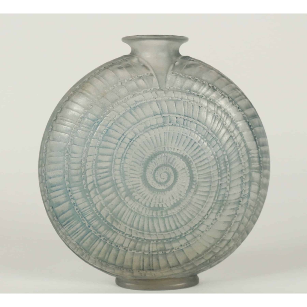 René Lalique (1860-1945) Vase escargot | Biron |||
