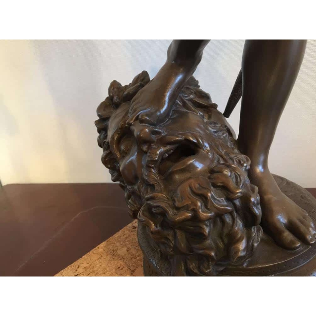 Bronze « DAVID VAINQUEUR DE GOLIATH », signé Antonin Mercier. Réf: 393 | Biron Bronze "DAVID VAINQUEUR DE GOLIATH", signé Antonin Mercier. Réf: 393