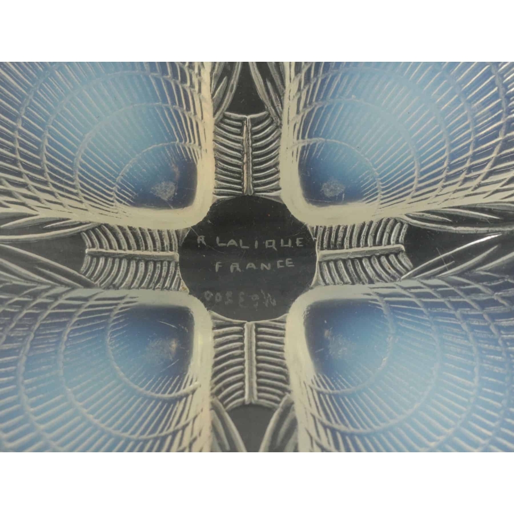 René LALIQUE (1860-1945 ) Coupe « Coquille n° 1 » | Biron René LALIQUE (1860-1945 ) Coupe "Coquille n° 1"