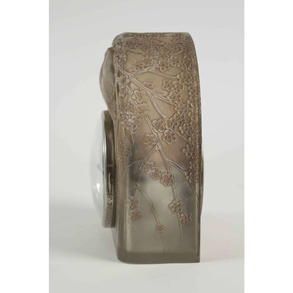 RENÉ LALIQUE (1860-1945) Pendule « Deux colombes » | Biron RENÉ LALIQUE (1860-1945) Pendule « Deux colombes »