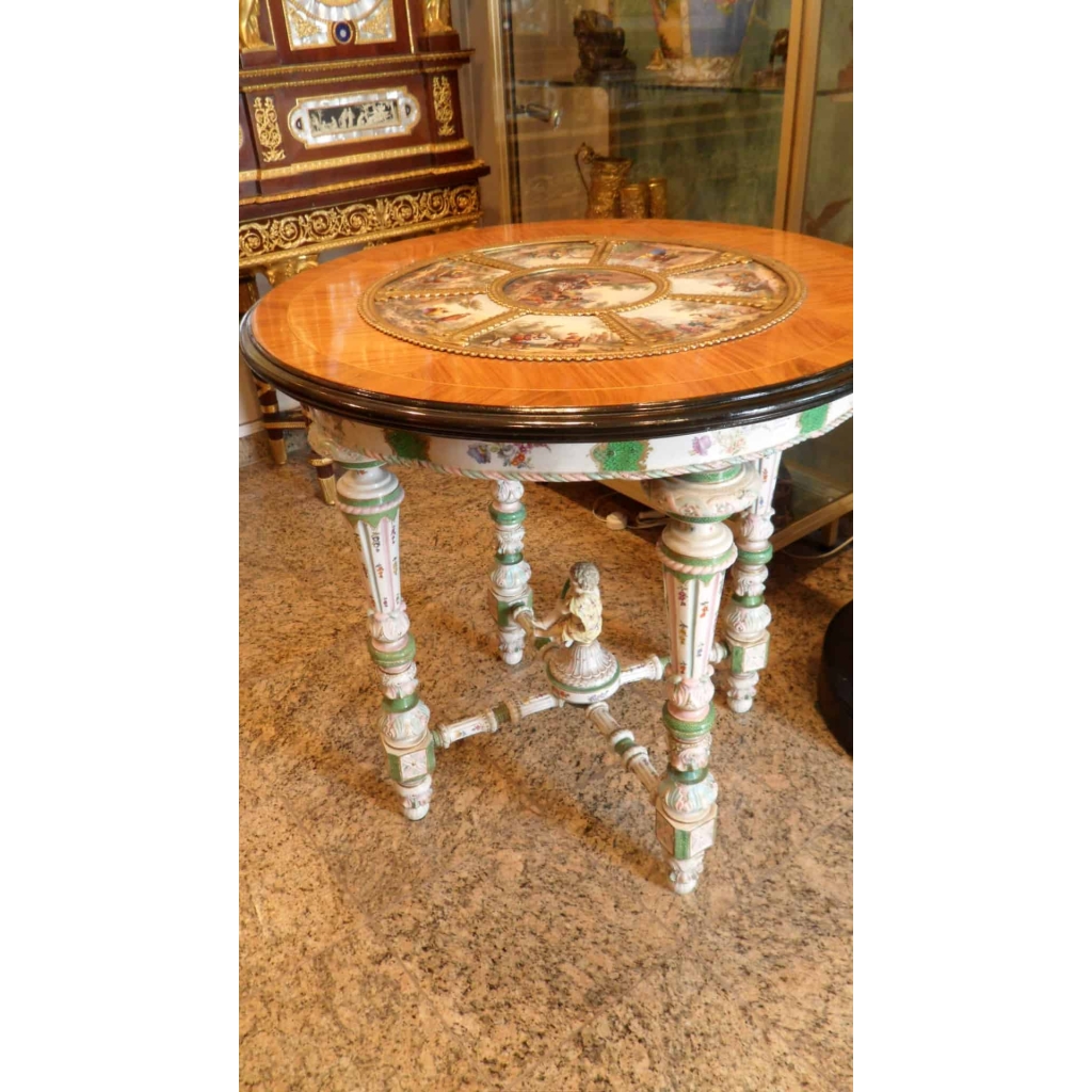 Guéridon en porcelaine, MEISSEN & KPM. Réf: 243 | Biron ||||||||||||