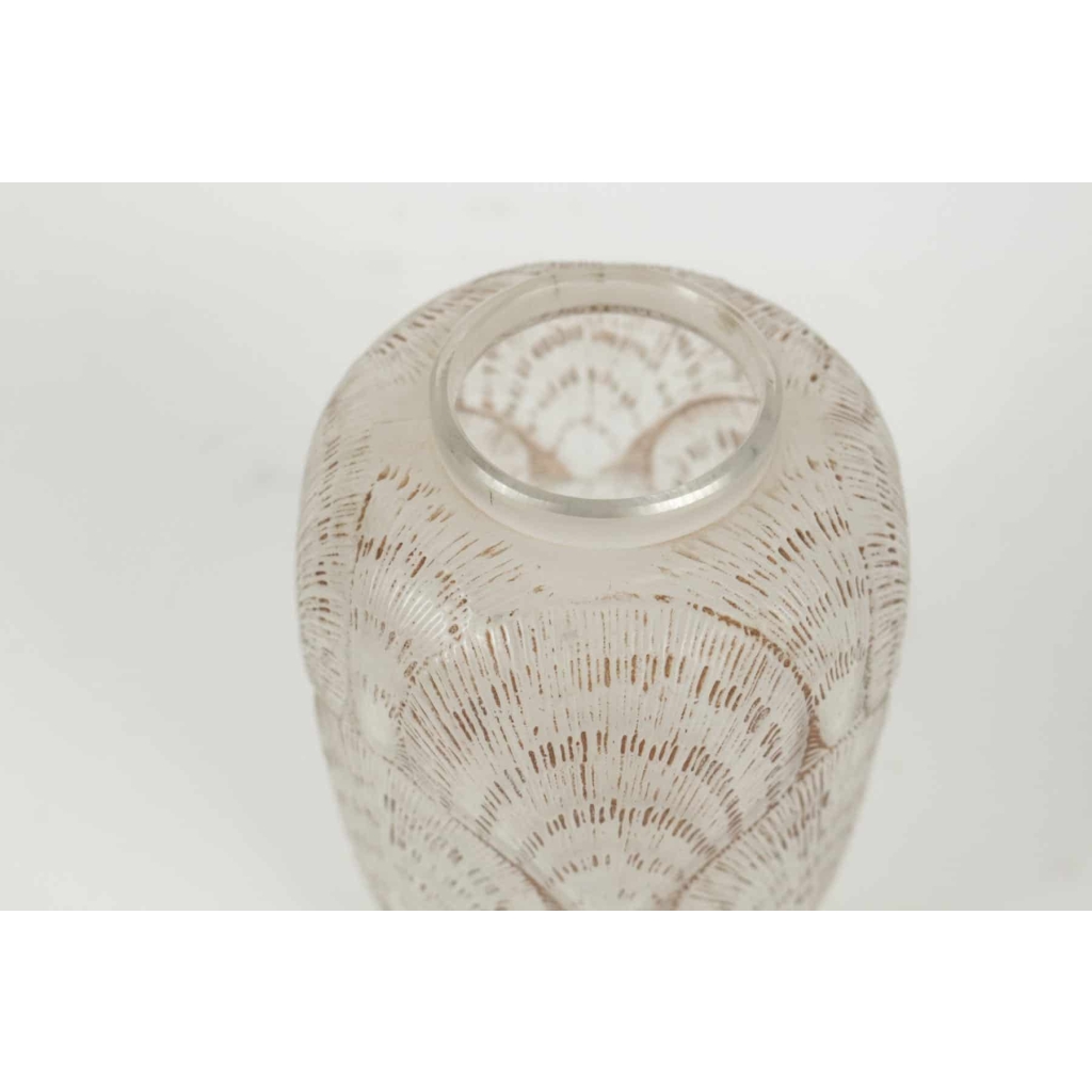 René Lalique Vase « Coquilles » | Biron René Lalique Vase "Coquilles"